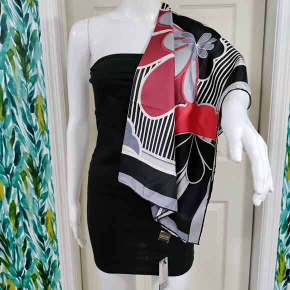 NWT Vissona Julia Turkish Silk Scarf / Head Cover Geometric Flower Detail 34x34 - Picture 6 of 11